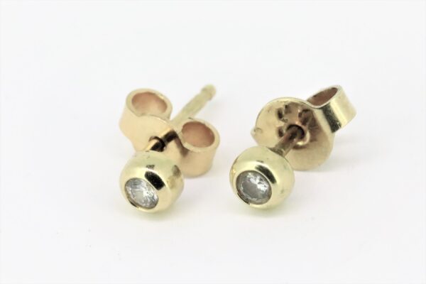 Ohrstecker 585 Goldgehalt mit 0,20 carat Diamant verfeinert