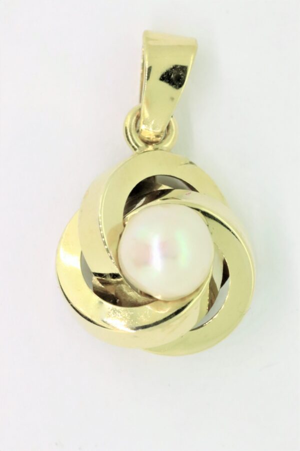 Feiner Anhänger 333 Gold + Muschelkernperle – Bild 2