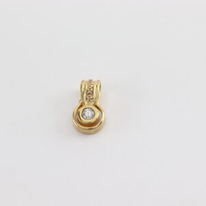 Anhänger in Gelbgold mit Zirkonia