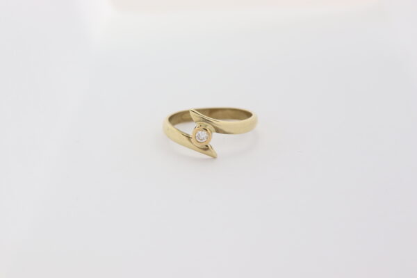 Ring in Gelbgold  mit einem Diamanten – Bild 4