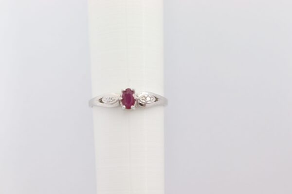 feiner Ring  Weißgold  mit Rubin und Diamant – Bild 4