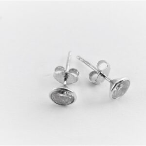 schöne Ohrstecker in Weißgold mit Zirkonia