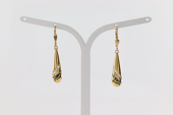 Feine Ohrhänger in Gelbgold mit Saphir