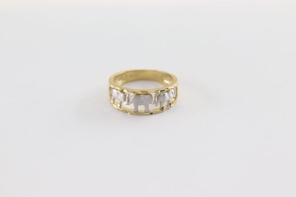 Sehr schoner Ring mit Elefanten aus Weißgold.