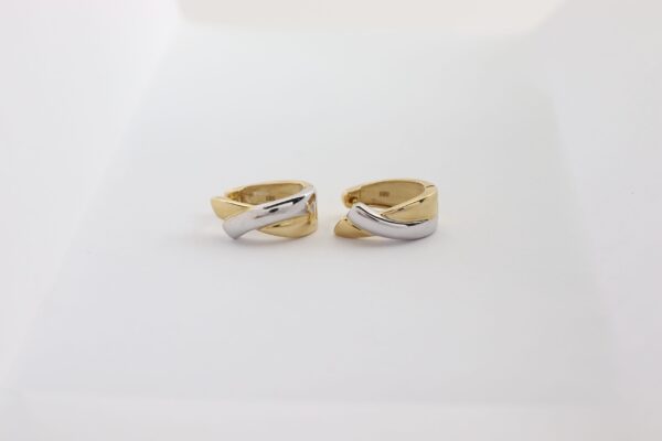 Feine Creolen in Gelbgold und in Weißgold. – Bild 4
