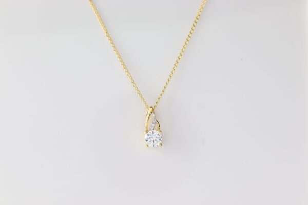 Sehr schönes Collier in Gelbgold