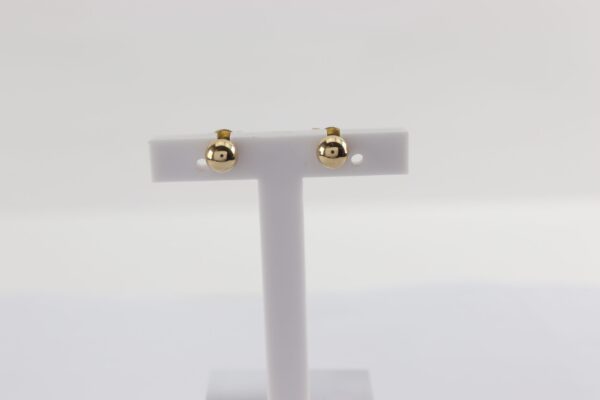 Eine sehr feine Kugel als Ohrstecker in Gelbgold – Bild 6