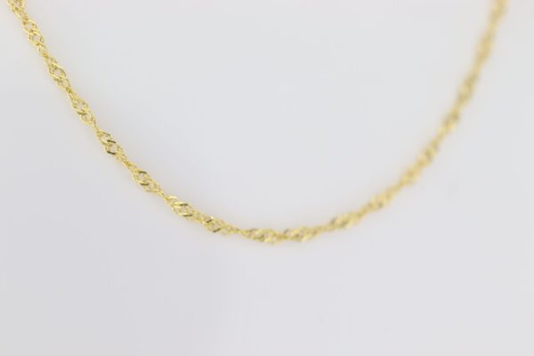 feine Kette in Gelbgold