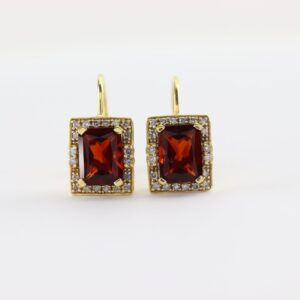 sehr elegante Ohrringe in Gelbgold mit Diamanten