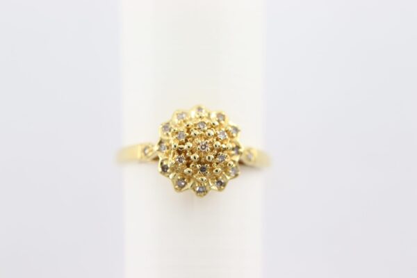 Ein sehr schöner Ring, in Gelbgold mit Diamanten – Bild 5