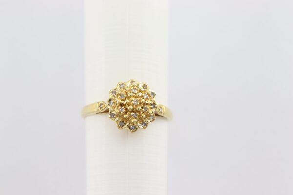 Ein sehr schöner Ring, in Gelbgold mit Diamanten – Bild 7