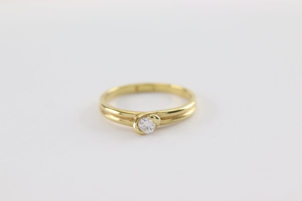 Ring mit einem Diamant in Gelbgold – Bild 3