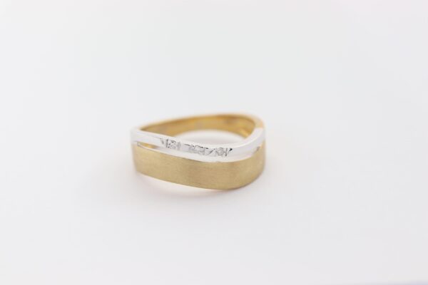 feiner Ring in Gelbgold mit 3 Stück Diamanten – Bild 4