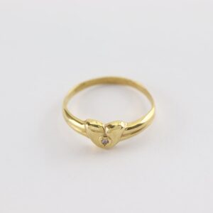 Ring in Gelbgold  mit einem kleinem Diamant