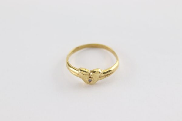 Ring in Gelbgold  mit einem kleinem Diamant