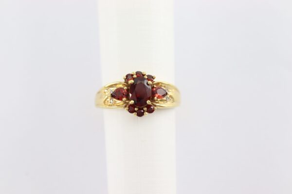 Feiner Ring mit Granaten in Gelbgold – Bild 4