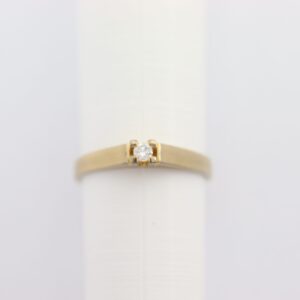 Ring mit Diamant in Gelbgold-