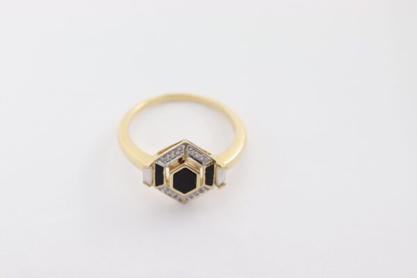 Sehr schön geformter Ring – Bild 4