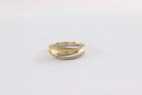 Ring in Gelbgold  mit Diamanten