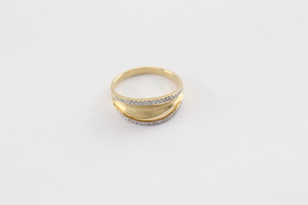 Ring in Gelbgold  mit Diamanten – Bild 3