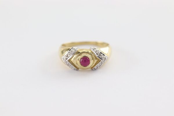 Ring in Gelbgold  mit Diamant  und Rubin