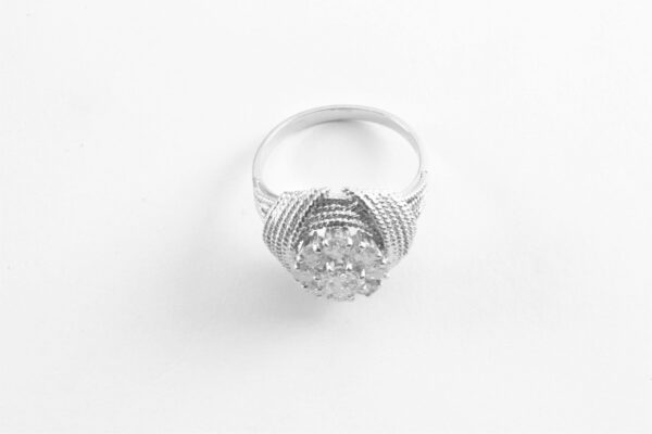 exclusiv Schmuck in Weißgold mit vielen Diamanten