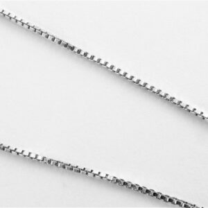 eine sehr schöne Weißgoldkette