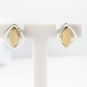 feine Ohrstecker mit Diamant
