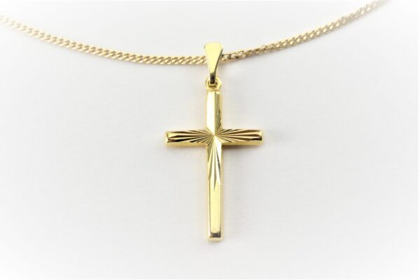 Kreuz mit Kette in Gelbgold