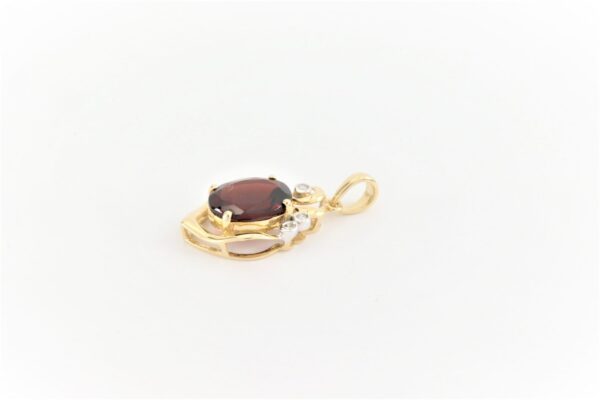 Wunderschöner Anhänger mit Granat und Diamant – Bild 5