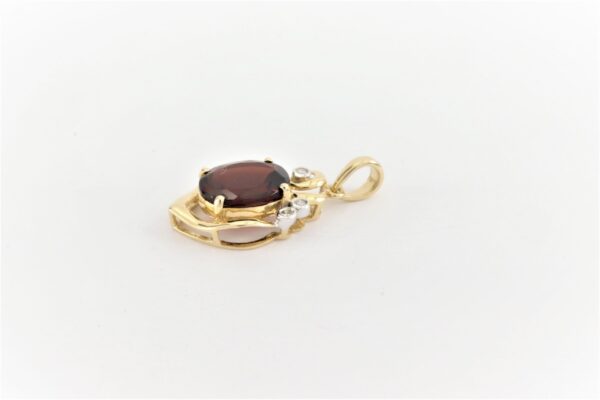 Wunderschöner Anhänger mit Granat und Diamant – Bild 6