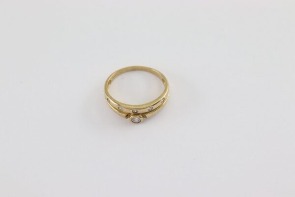 herrlicher Ring mit Zirkon in Gelbgold – Bild 2