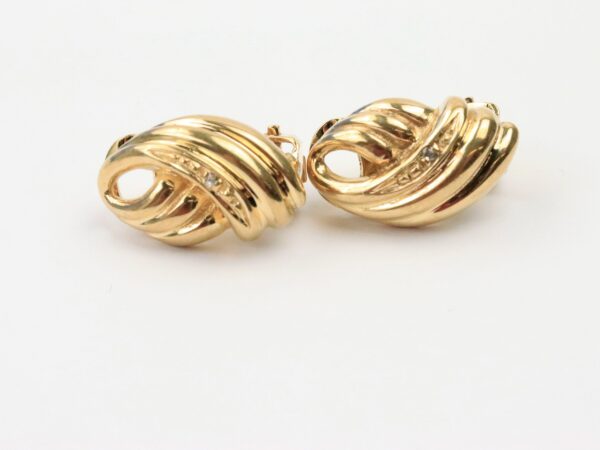 feine Ohrclip in Gelbgold mit Diamant – Bild 3