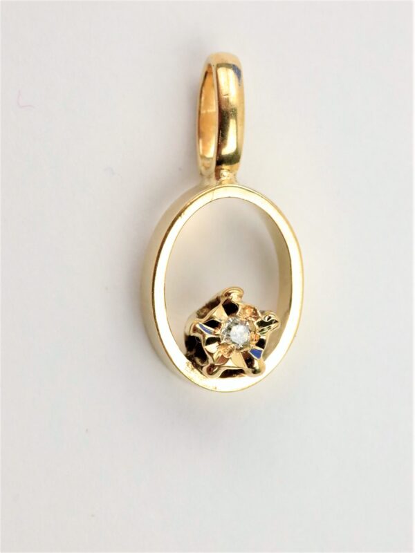 kleiner Anhänger in Gelbgold mit Diamant