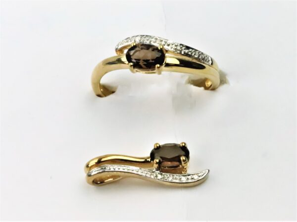 Ring und Anänger  in Gelbgold  mit Diamanten – Bild 2