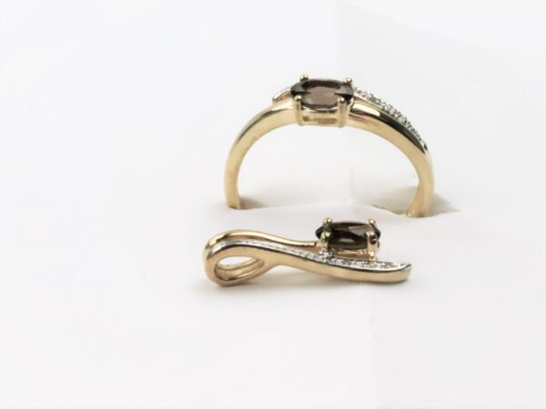 Ring und Anänger  in Gelbgold  mit Diamanten – Bild 3