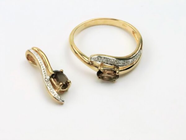 Ring und Anänger  in Gelbgold  mit Diamanten – Bild 4