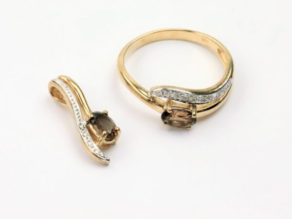 Ring und Anänger  in Gelbgold  mit Diamanten