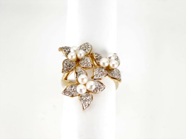 Ring in Gelbgold mit Diamanten und Perlen – Bild 2