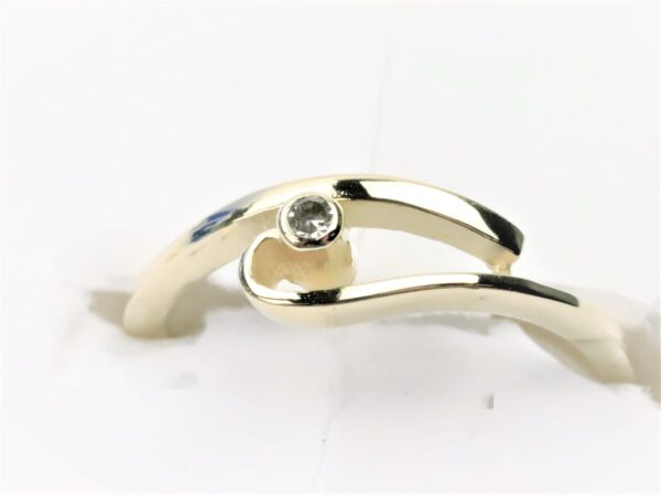 Ring in Gelbgold   mit  Diamant