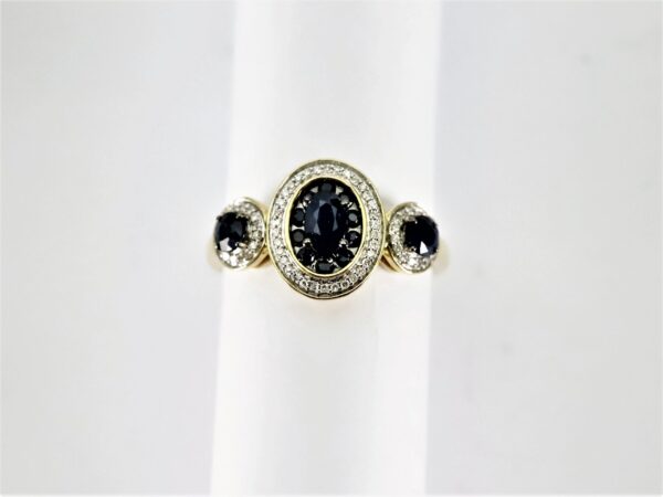 Ring  mit Saphir und Diamanten  0,10 Carat – Bild 4