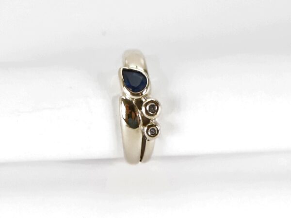 Ring in Gelbgold - mit Diamanten + Saphir – Bild 4
