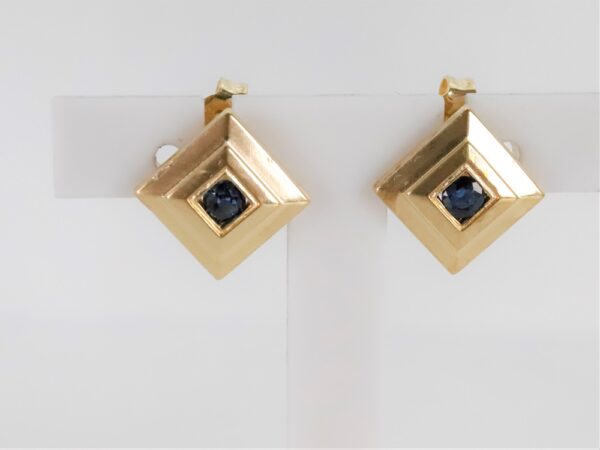 Set - Ohrstecker und Anhänger mit Saphir