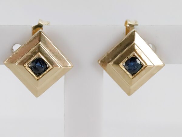 Set - Ohrstecker und Anhänger mit Saphir – Bild 3