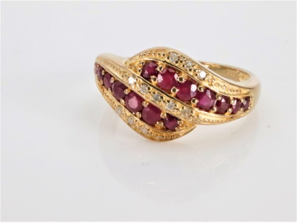 Ring in Gelbgold mit Rubin und Diamant - – Bild 3