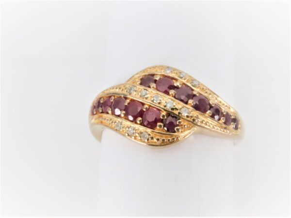 Ring in Gelbgold mit Rubin und Diamant - – Bild 4