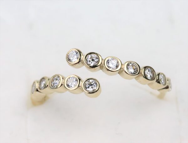 Ring   Unigröße mit klaren Zirkonia