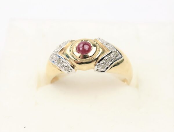 Ring in Gelbgold  mit Diamant  und Rubin – Bild 5