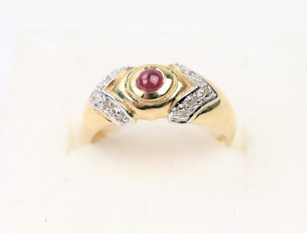 Ring in Gelbgold  mit Diamant  und Rubin – Bild 4