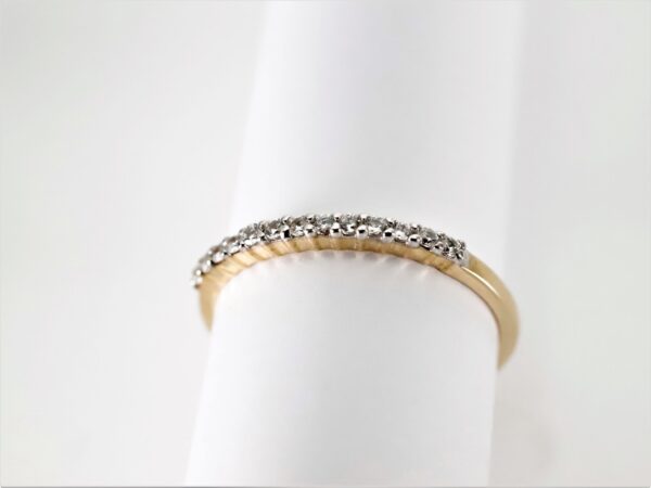 Ring   mit Spinell 375 Gold  -